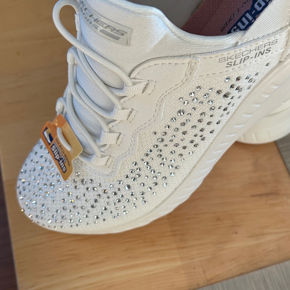 Skechers White Sneakers with platform Sparkling Accents SLIP ON EASY COMFORTABLE - Picture 4 of 4